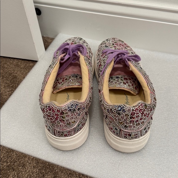 Betsey Johnson colorful rhinestone sneakers size 6.5 women’s - Picture 5 of 5